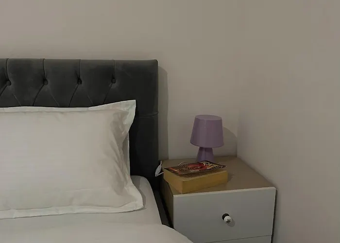 Liqeni I Thate Apartment Tirana