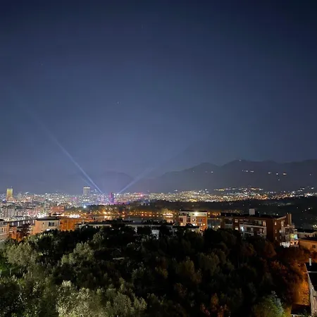 Liqeni I Thate * Тирана