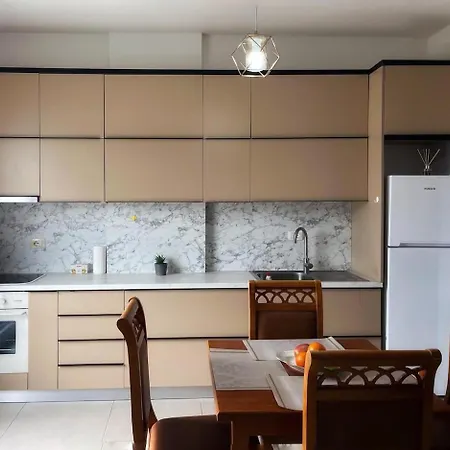 Liqeni I Thate Апартаменты Тирана