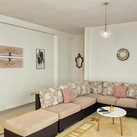 Liqeni I Thate Тирана