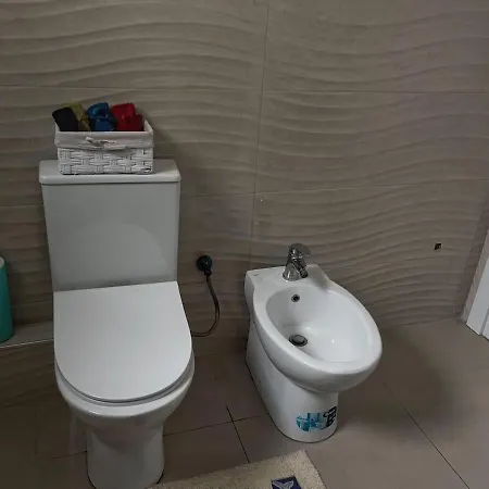 Liqeni I Thate 公寓