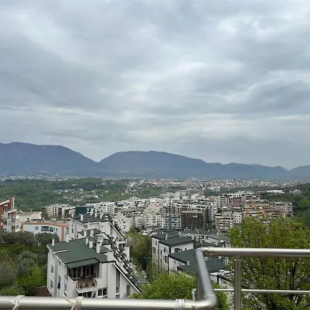 Liqeni Near Zoo & Апартаменты *