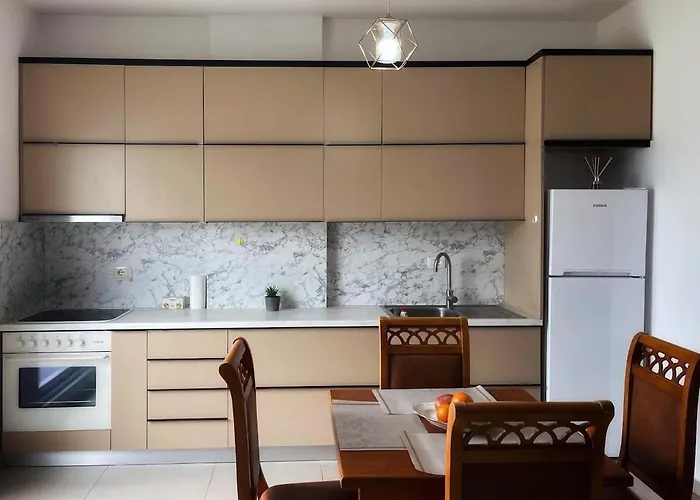 Liqeni I Thate Appartement Tirana