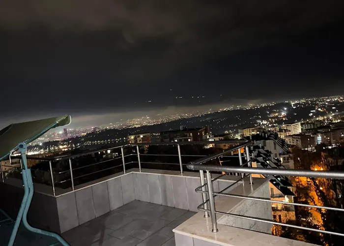 Liqeni I Thate Tirana